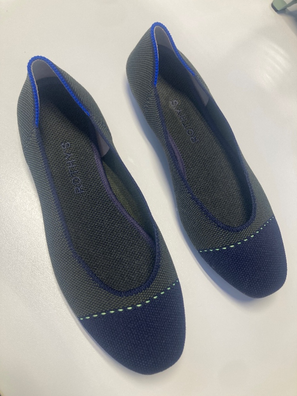 Like new 8 Rothys blue and green flats so cute